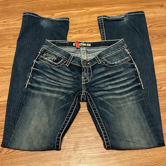 BKE Stella Women’s Low Rise Bootcut Distressed Jeans Blue Ornate Pockets 26x33 - Picture 6 of 10